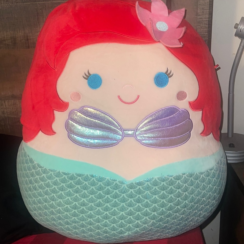 Large Ariel squishmellow